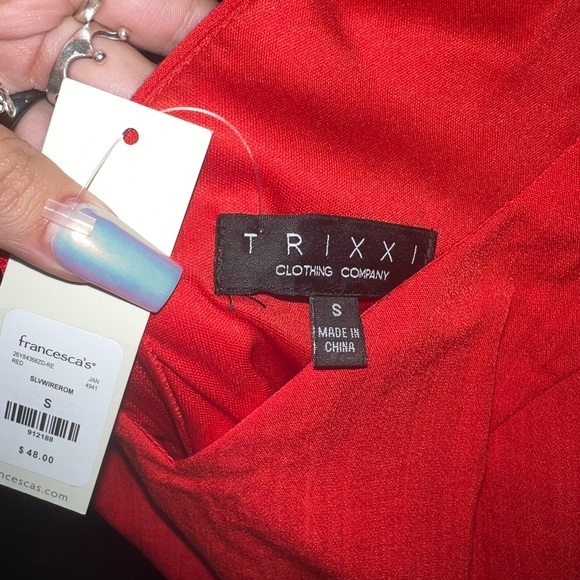 Cute romper with pockets!!! - Picture 3 of 3